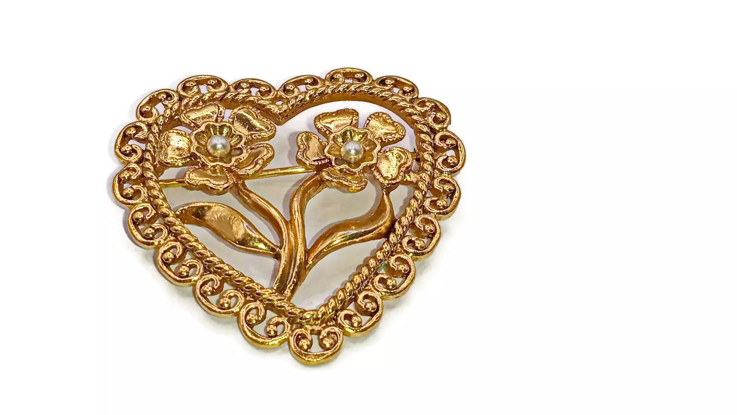 Romantic Openwork Heart Brooch with Two Flowers