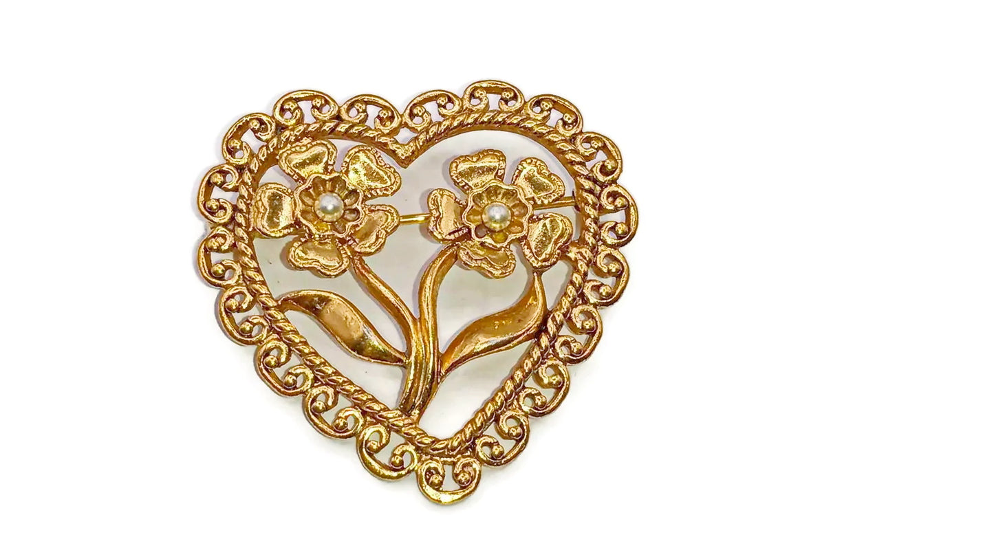 Romantic Openwork Heart Brooch with Two Flowers