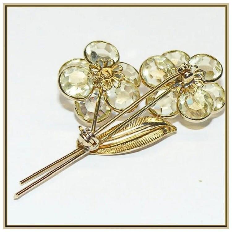 Beautiful Faceted Crystal Flower Brooch