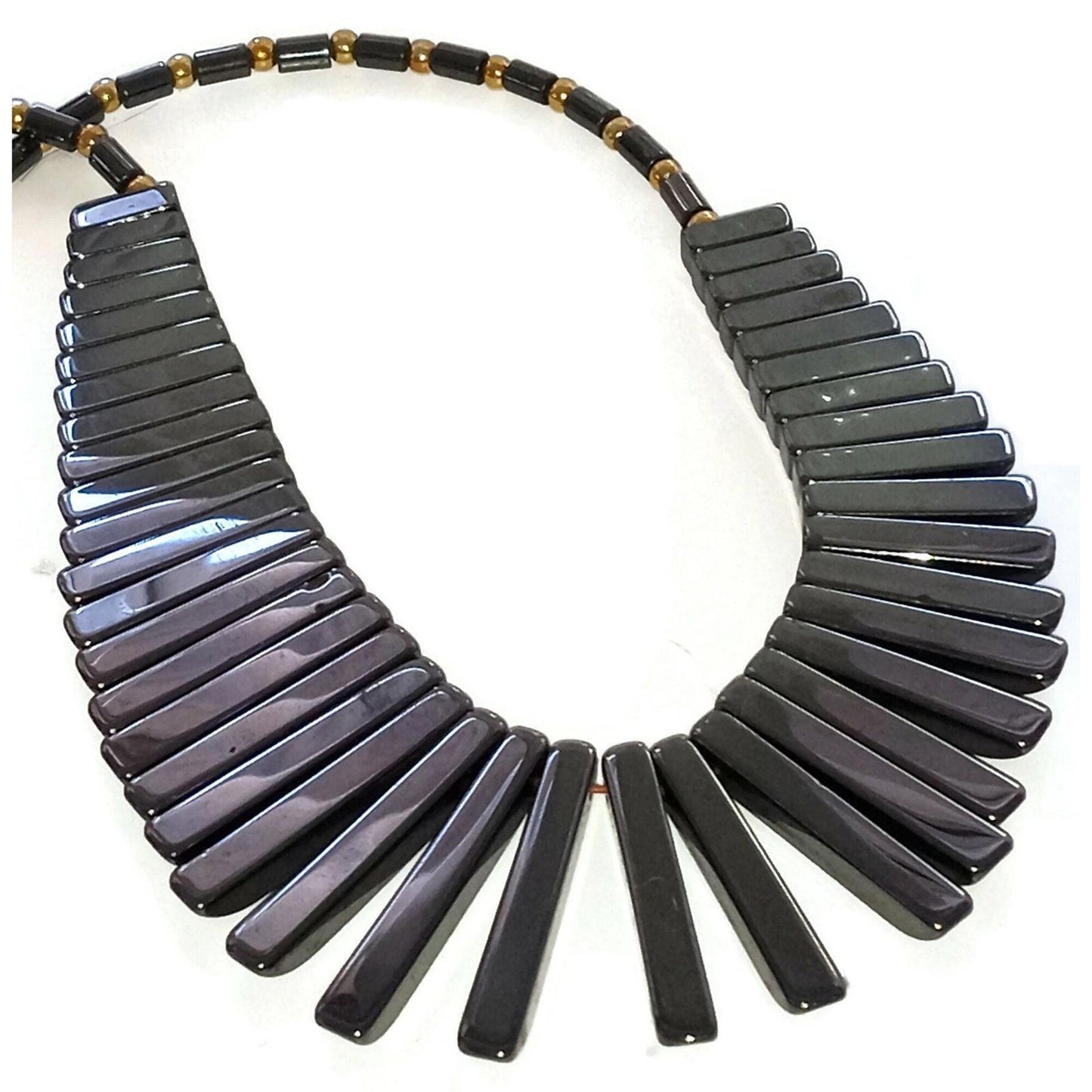 Shiny Black Hemalye Fan Necklace