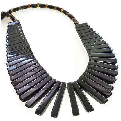 Shiny Black Hemalye Fan Necklace